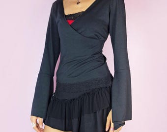 Vintage Black Wrap Top, Bell Sleeves Y2K 2000s – Size Medium