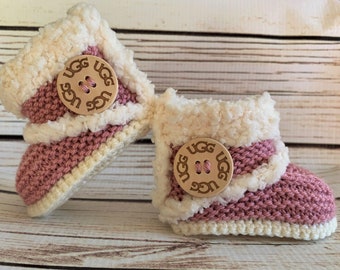 Hand Knitted Baby Girl Boots Booties Slippers Shoes Clothes Snugg Sheepskin Style pink Wood Button Soft Tops 0-12M