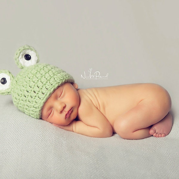 Hand Crochet Baby Frog Hat Green Beanie Cap Chunky Animal Gift Boy Girl Unisex Photography Photo Prop Gift Newborn - 12 Months