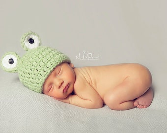 Hand Crochet Baby Frog Hat Green Beanie Cap Chunky Animal Gift Boy Girl Unisex Photography Photo Prop Gift Newborn - 12 Months