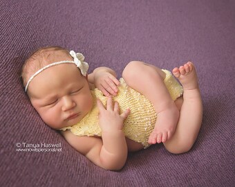 babies white headband With  white  daisies with a lemon centre  NEWBORN 