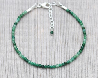 Sierlijke smaragdgroene armband, sterlingzilver, gold filled, geboortesteen mei