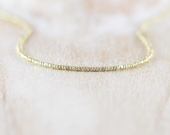 Collar Charlotte checo con cuentas de semillas y relleno de oro de 14 quilates, gargantilla delicada de cuentas pequeñas, collar largo y delicado con capas, joyería sencilla para mujer.