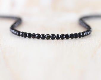 Schwarzer Turmalin Perlen Halskette in Sterling Silber, Gold oder Rosegold filled, zierliche Edelstein Choker, lange Boho Layering Halskette für Frauen