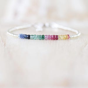 Bracelet saphir, émeraude, rubis et argent sterling, délicat bracelet empilable avec pierres précieuses multicolores, bijoux bohème pour femme