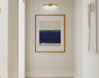 Póster de arte abstracto Indigo Horizon / Arte mural minimalista en azul cobalto intenso