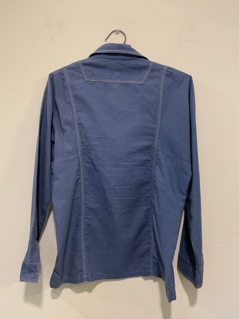 Early 1970/'s Vintage Woman/'s Shirt ~ Blue Hippie California Shirt With Fancy Stitching Wood Buttons ~ Great Quality /& Condition