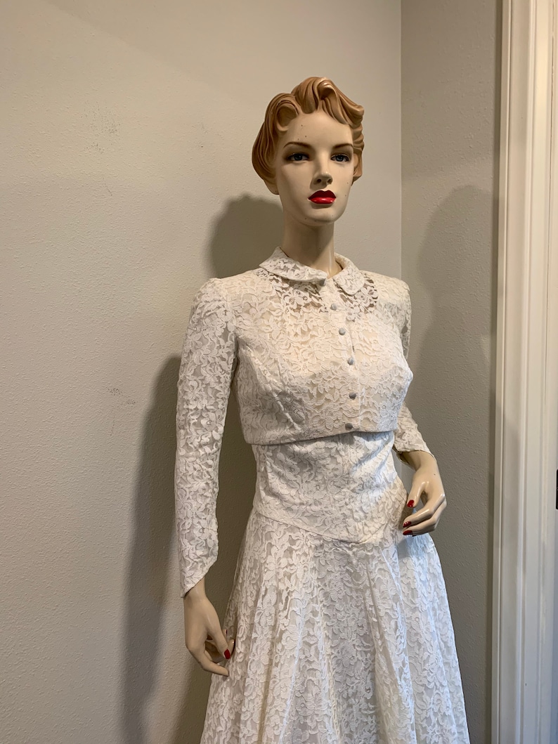 Sleeveless Mid Length Pointed Sleeves Jacket Great Quality And Condition Vintage 1950s Off White Wedding Dress ~ With Bolero Style Button