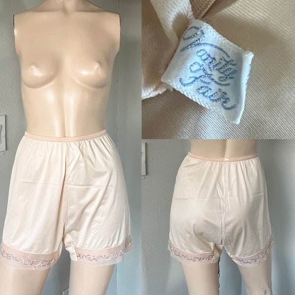 1960’s Vintage Bloomers ~ Vanity Fair Vintage Beige Lingerie Shorts ~ Great Quality And Condition