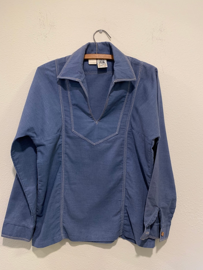 Early 1970/'s Vintage Woman/'s Shirt ~ Blue Hippie California Shirt With Fancy Stitching Wood Buttons ~ Great Quality /& Condition