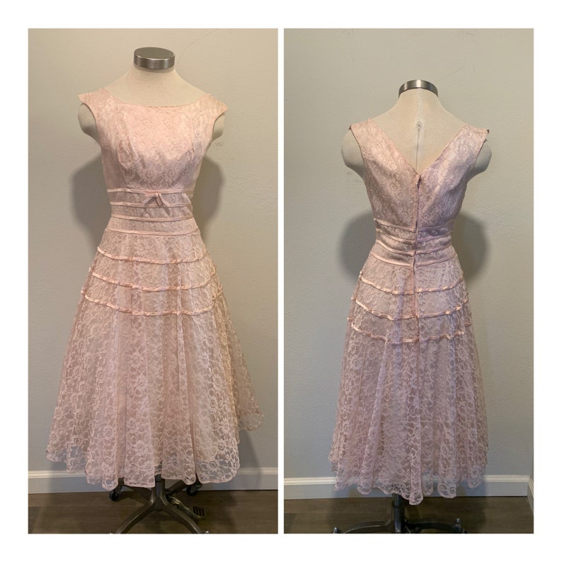 Zips Up The Back Great Condition Vintage 1950\u2019s Dress ~ Soft Pink Lace Fitted And Flared Satin Lined