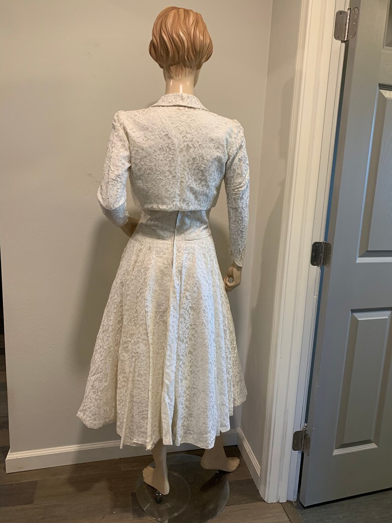 Sleeveless Mid Length Pointed Sleeves Jacket Great Quality And Condition Vintage 1950s Off White Wedding Dress ~ With Bolero Style Button