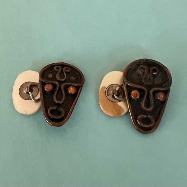 1960's Vintage Cuff Links ~ Tiki Mask On One Side And Mother of Pearl On Other Side ~ Great Condition