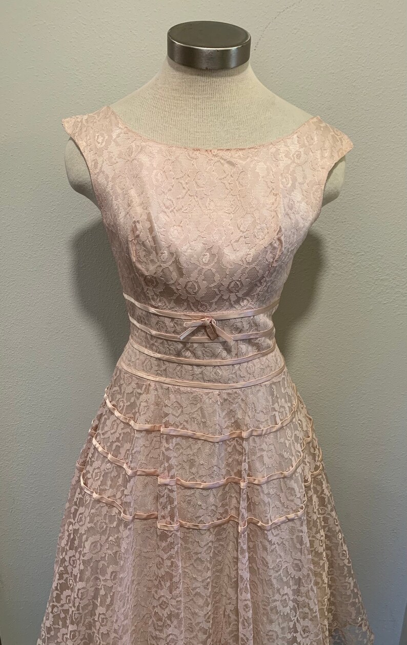 Zips Up The Back Great Condition Vintage 1950\u2019s Dress ~ Soft Pink Lace Fitted And Flared Satin Lined