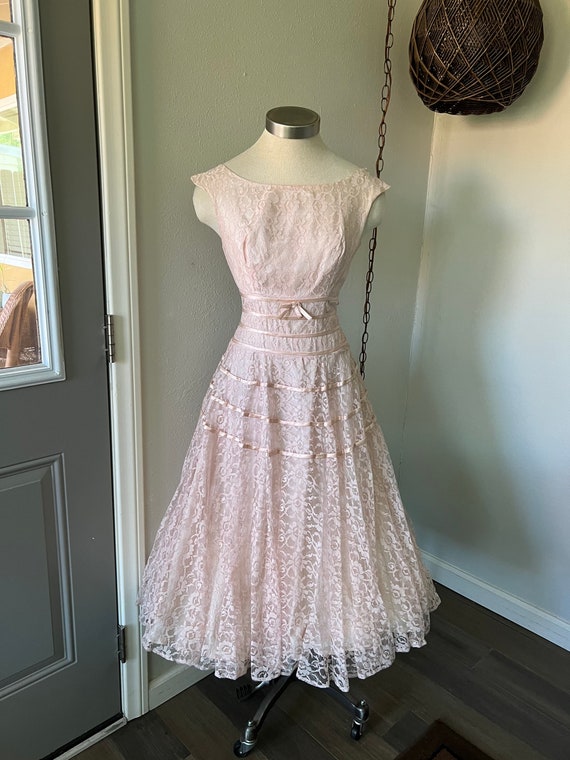 Vintage 1950’s Dress  ~  Soft Pink Blush Lace Fit… - image 3