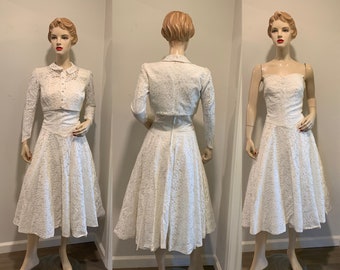 Vintage 1950s Off White Wedding Dress ~ With Bolero Style Button, Pointed Sleeves Jacket, Sleeveless Mid Length, Great Quality And Condition