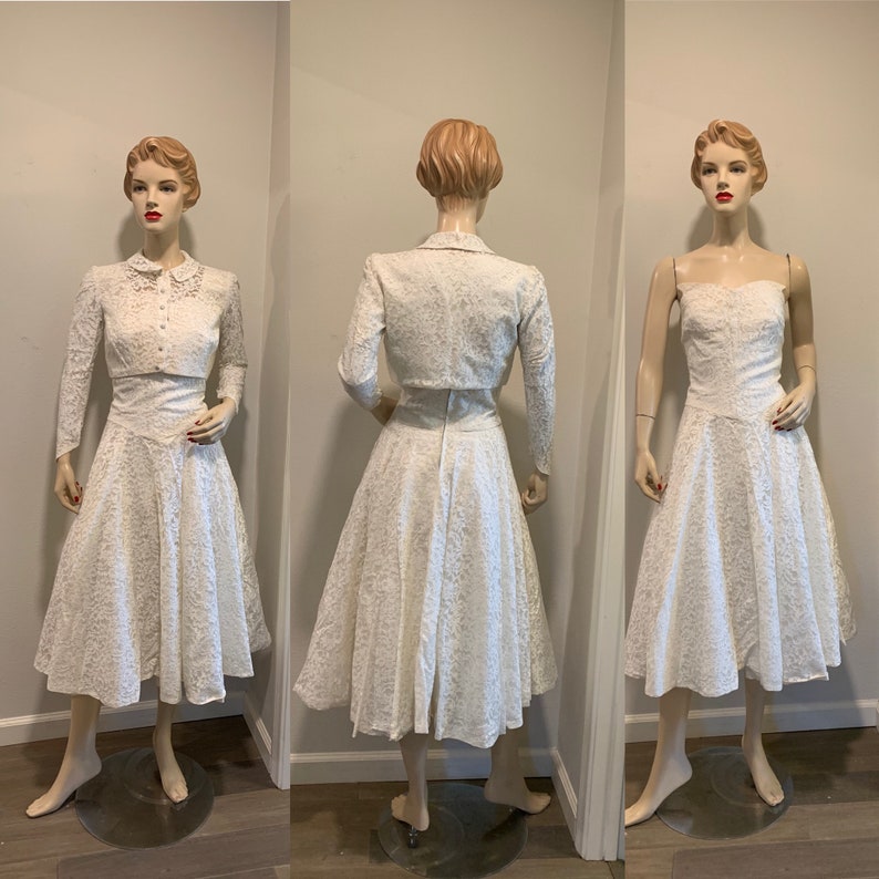 Sleeveless Mid Length Pointed Sleeves Jacket Great Quality And Condition Vintage 1950s Off White Wedding Dress ~ With Bolero Style Button