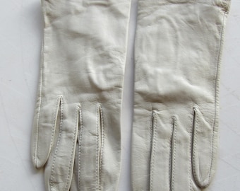 Beige Kid Leather and Silk Gloves Size 7 Small