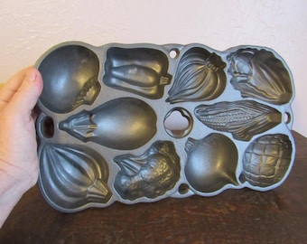 Vintage John Wright Cast Iron Vegetable Design Muffin Pan
