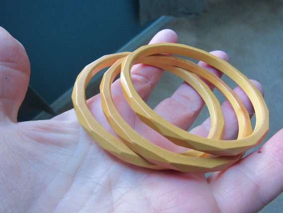 Set of 3 Faceted Butterscotch BAKELITE Bangles - image 3