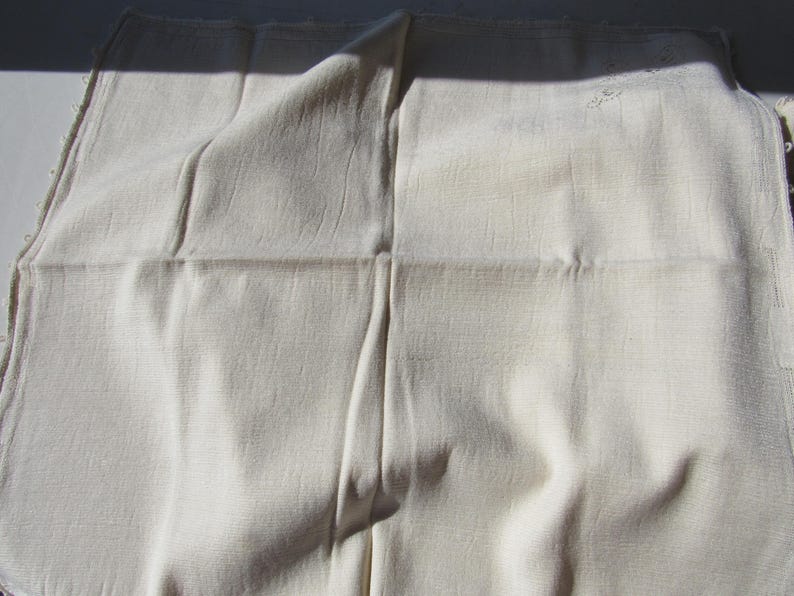 Lot de 7 serviettes beiges fleuries image 4