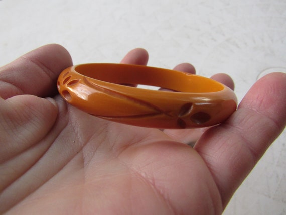 Deep Carved Butterscotch BAKELITE Bangle Bracelet - image 3