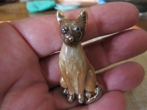 Vintage Enamel Siamese Cat Brooch