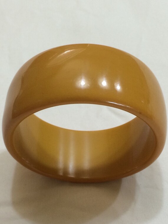 Sale! 1950s Wide and Chunky Butterscotch BAKELITE… - image 4