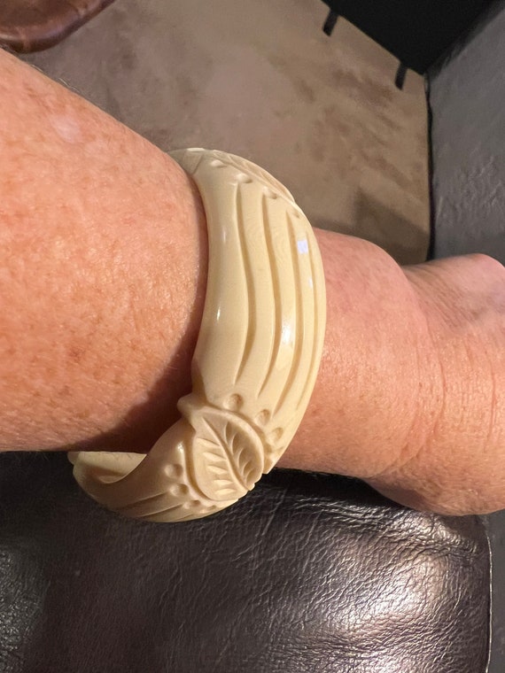 Cream Carved Lucite Bangle