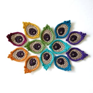 Crochet Motif PATTERN: Peacock Eye Feather PHOTO TUTORIAL - Cute little applique - original design by The Curio Crafts Room