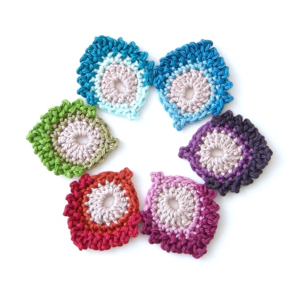Häkelmuster: Französische Mini Pfauenfeder Häkelanleitung: Applikation, Verzierung, Ohrringe (PDF Pattern)
