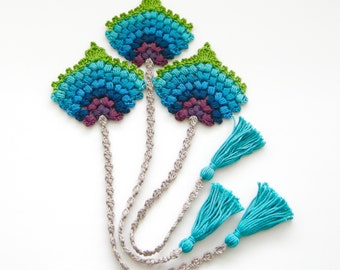 Crochet PATTERN BOOKMARK Peacock Feather Fan - Photo Tutorial and Written Instructions - Original Design by TheCurioCraftsRoom