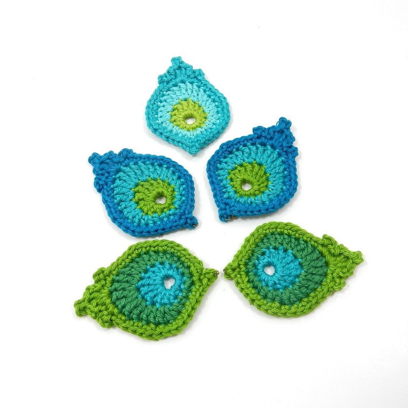 Crochet Motif PATTERN: Peacock Eye Feather PHOTO TUTORIAL Cute little applique original design by The Curio Crafts Room image 10