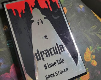 Drácula de Bram Stoker, libro reencuadernado, recuperado, una historia de amor, reciclado