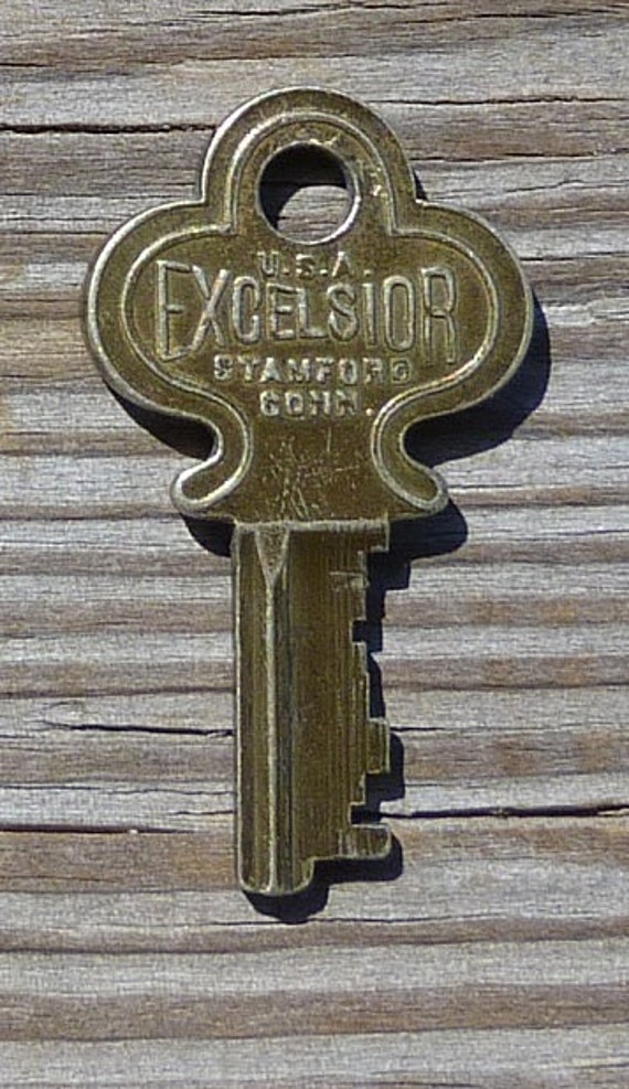 Vintage Key for Excelsior Key 5985 Trunk? Chest??
