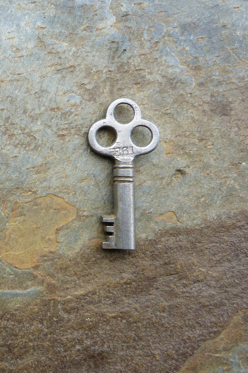 Antique Steamer Trunk Key Yale & Towne E61 Antique Barrel Key Etsy