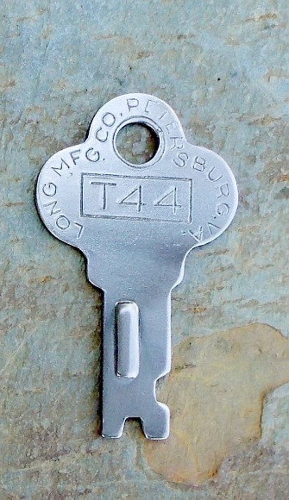 Vintage Key for Excelsior Key 5985 Trunk? Chest??