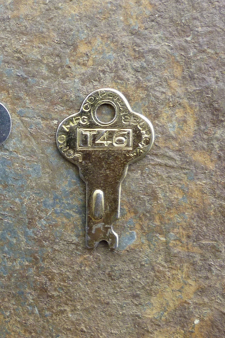 Collectibles Locks, Keys Details about Long MFG Long Lock Key T6660