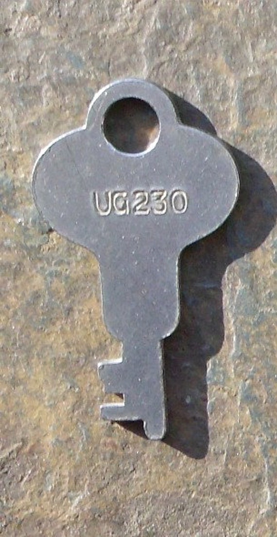 Antique Trunk Key UG330  UG 330 Trunk Key