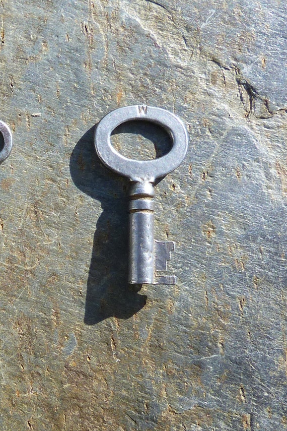 Antique Steamer Trunk Key Eagle Lock Co # 714