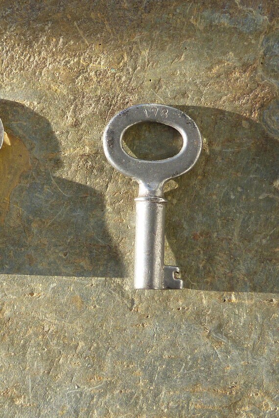 18001899 178 Antique Steamer Trunk Key Eagle Lock Co Furniture