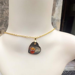 Perfekt present, halsband med hjärthänge i kristall och strass, guldkedja med karbinlås bild 2