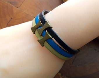 Perfect gift, Multi-link bracelet in blue, green and black leather with bronze metal loops and bronze metal lobster clasp