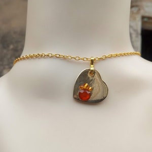 Perfekt present, halsband med hjärthänge i kristall och strass, guldkedja med karbinlås bild 1