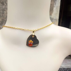 Perfekt present, halsband med hjärthänge i kristall och strass, guldkedja med karbinlås bild 3