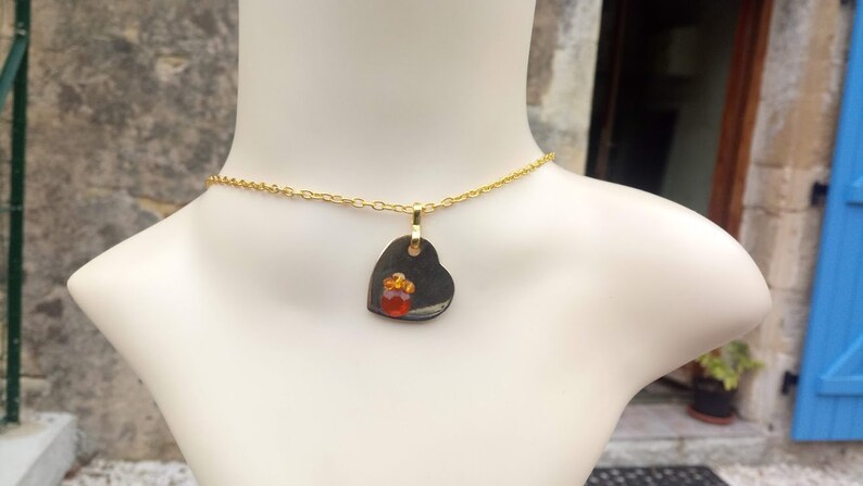 Perfekt present, halsband med hjärthänge i kristall och strass, guldkedja med karbinlås bild 3