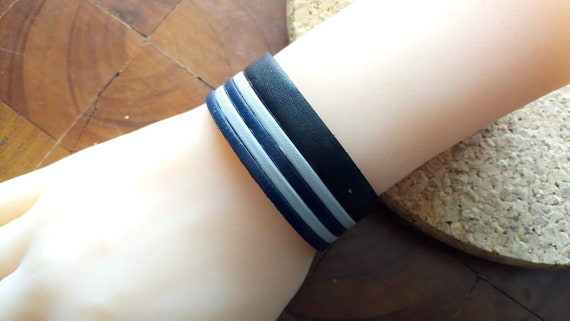 Cadeau parfait, bracelet manchette en cuir noir et gris, extension et fermoir en métal doré