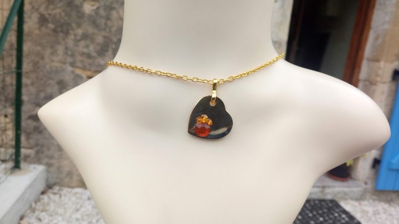 Perfekt present, halsband med hjärthänge i kristall och strass, guldkedja med karbinlås bild 4