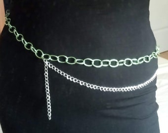 Cadeau parfait, ceinture bijou accessoire de mode sautoir double chaine, chaine argentée fine et chaine métal vert à grands maillons