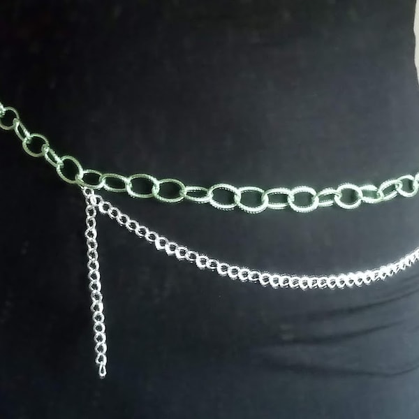Cadeau parfait, ceinture bijou accessoire de mode sautoir double chaine, chaine argentée fine et chaine métal vert à grands maillons